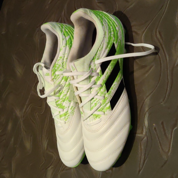 Adidas Mens soccer sneakers ⚽ - Picture 2 of 6